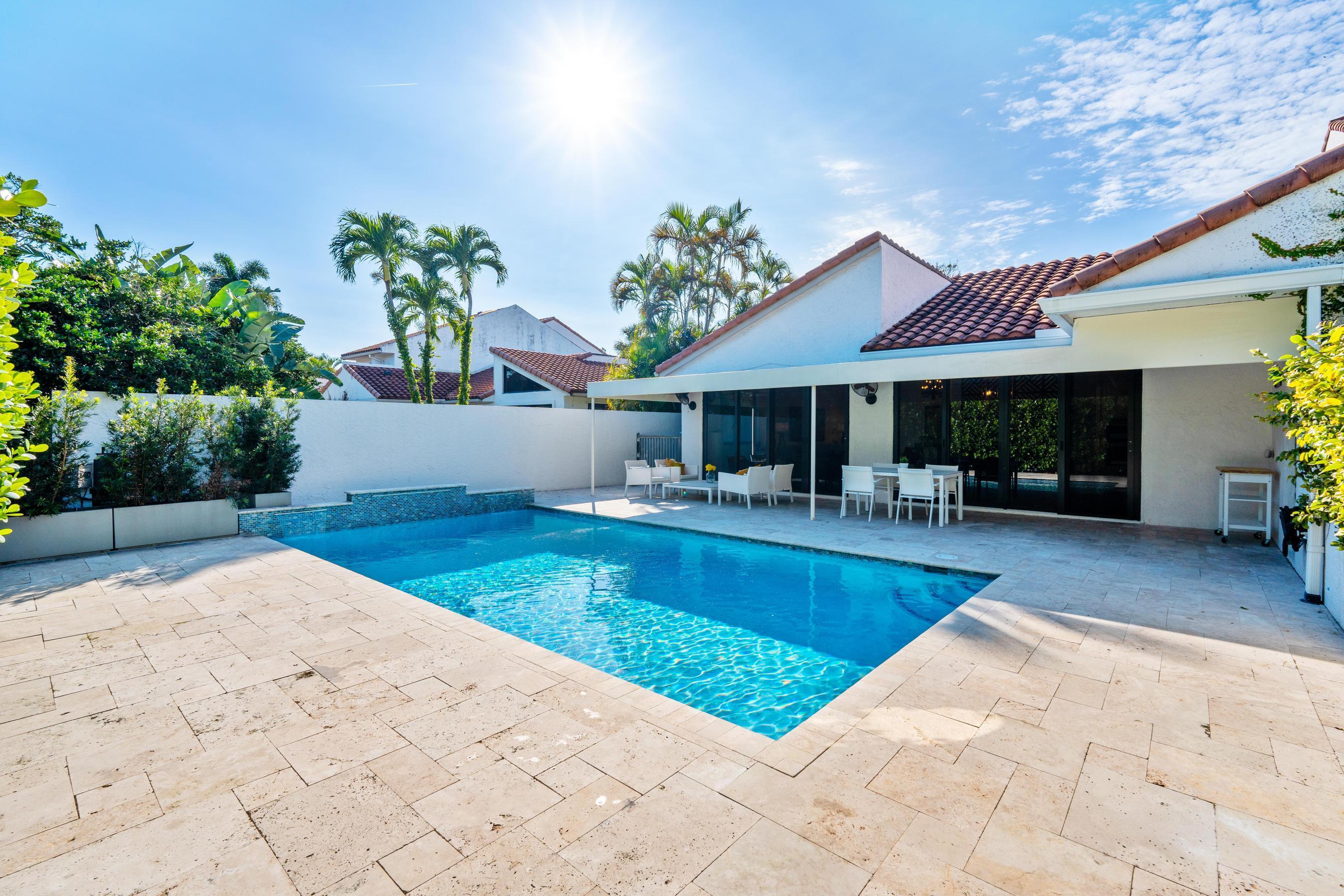WINDSOR WAY 1 - Residential