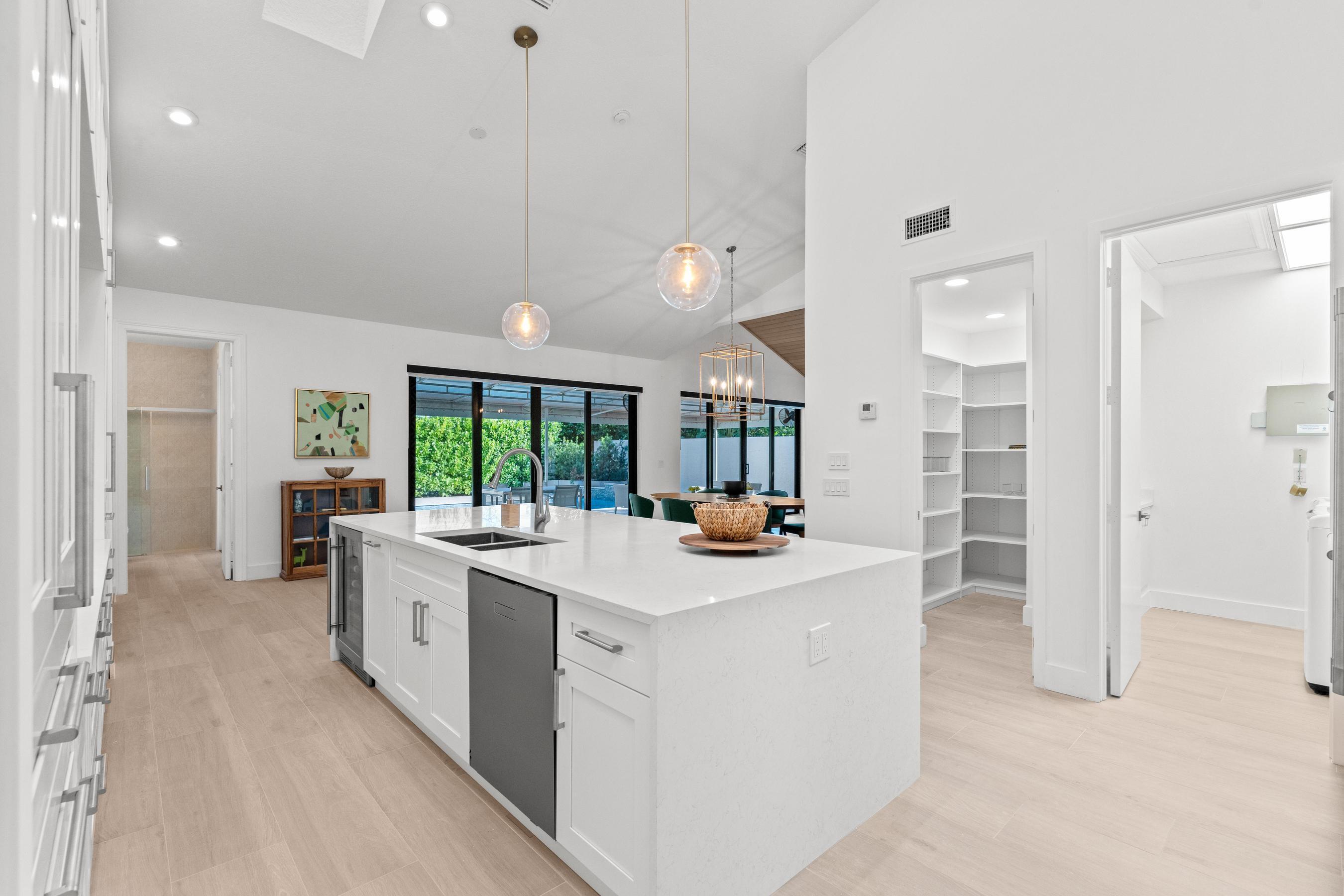 WINDSOR WAY 1 - Residential
