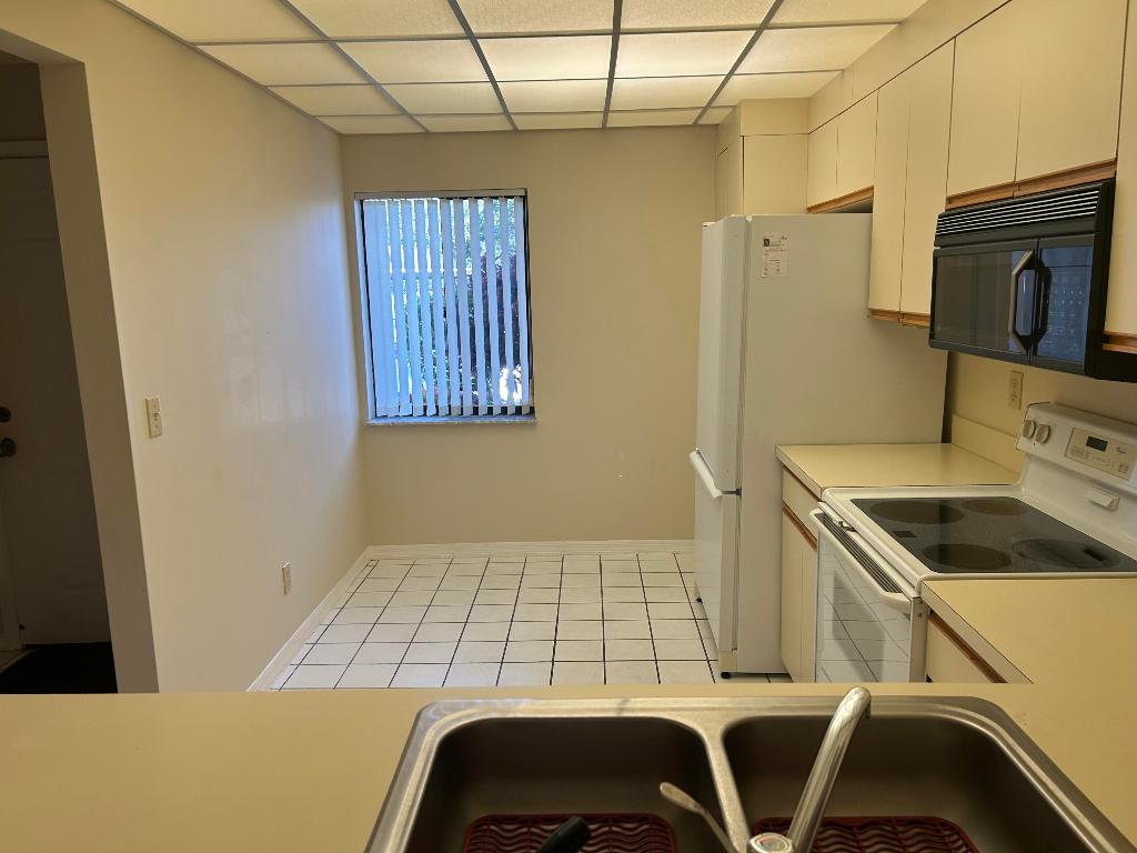 WILLIAMSBURG AT HERITAGE RIDGE CONDO - Residential