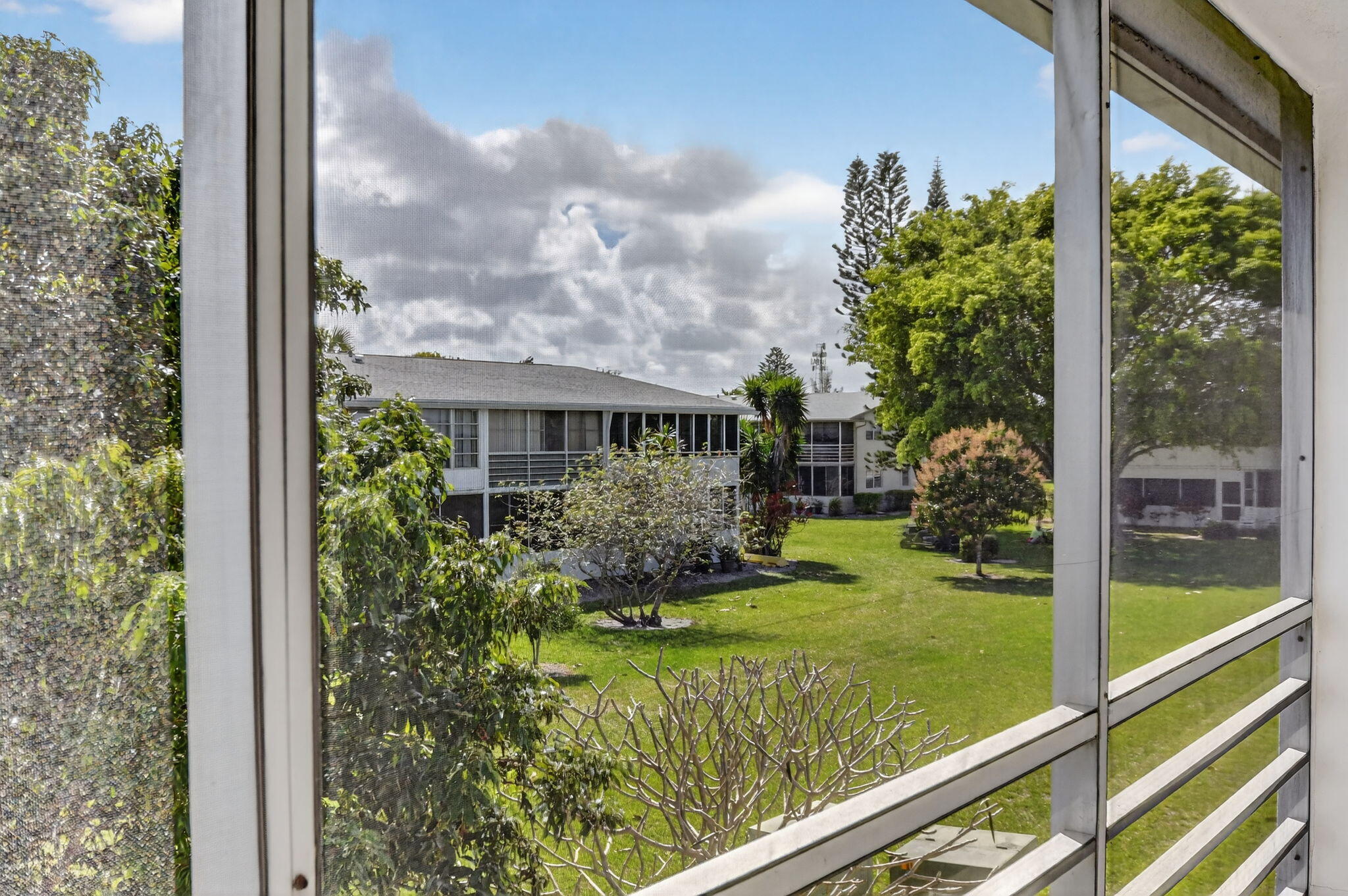 NORTHAMPTON CONDOS - Residential Lease