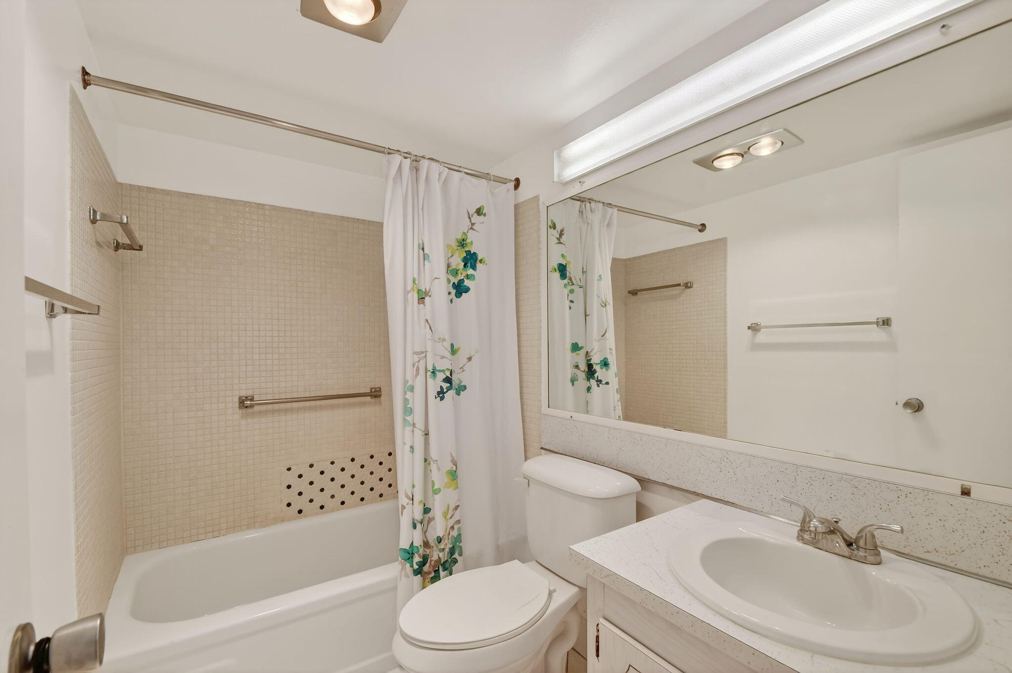 NORTHAMPTON CONDOS - Residential Lease