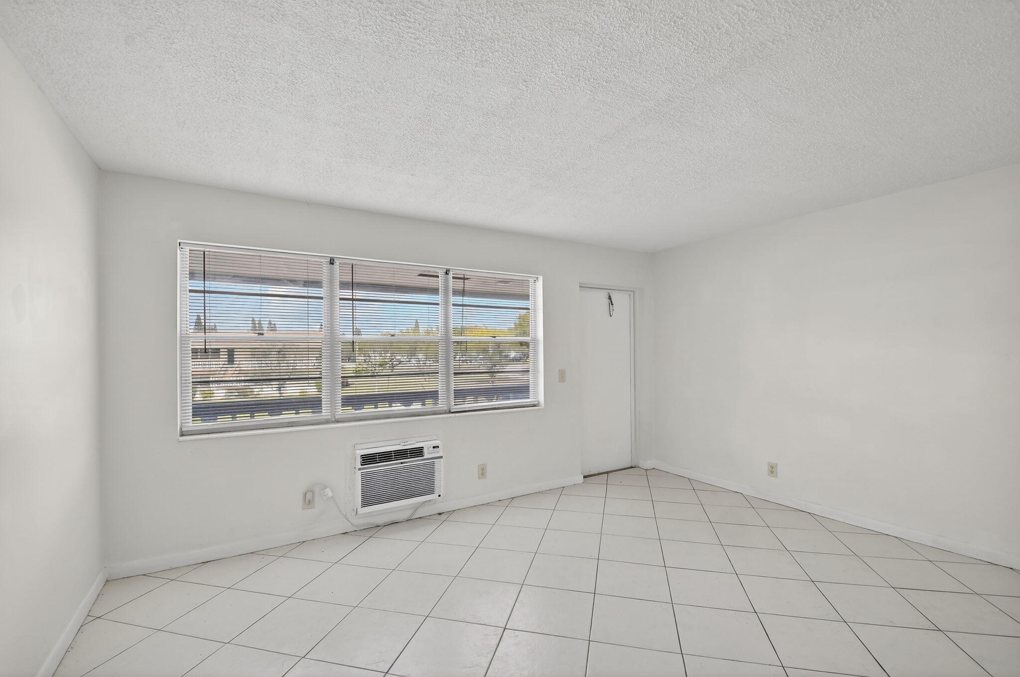 NORTHAMPTON CONDOS - Residential Lease