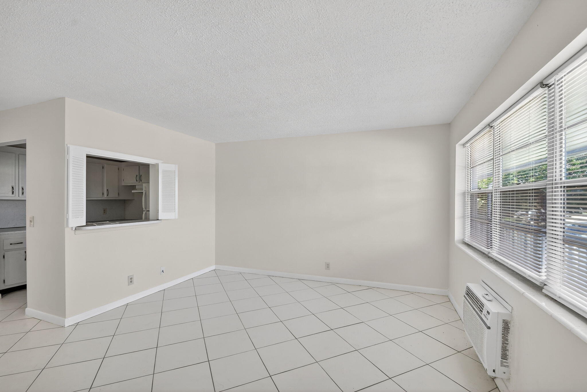 NORTHAMPTON CONDOS - Residential Lease