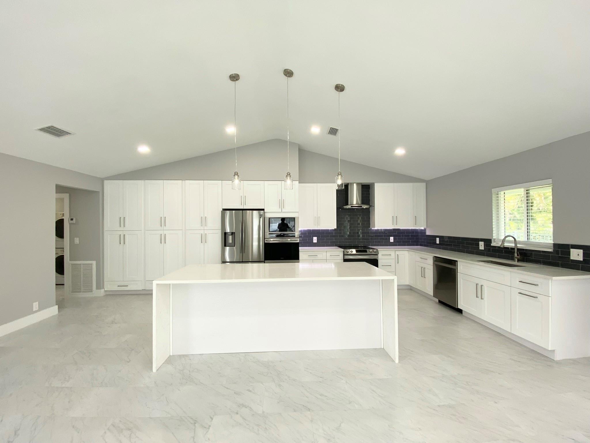 1402 NE 34th St