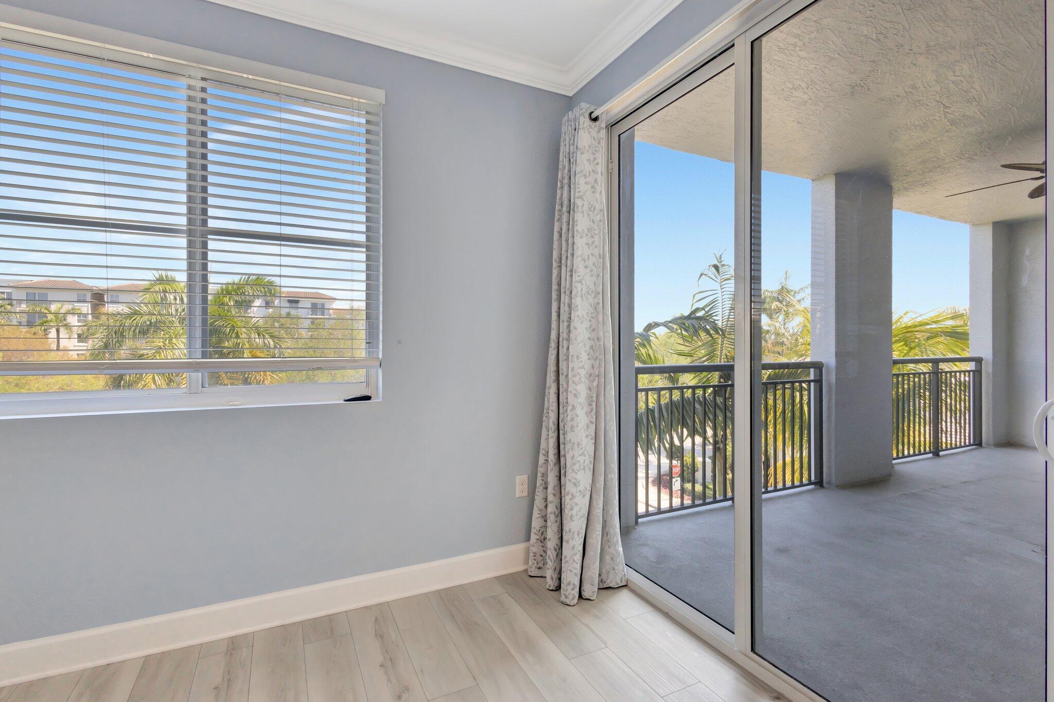 VIZCAYA LAKES CONDO - Residential