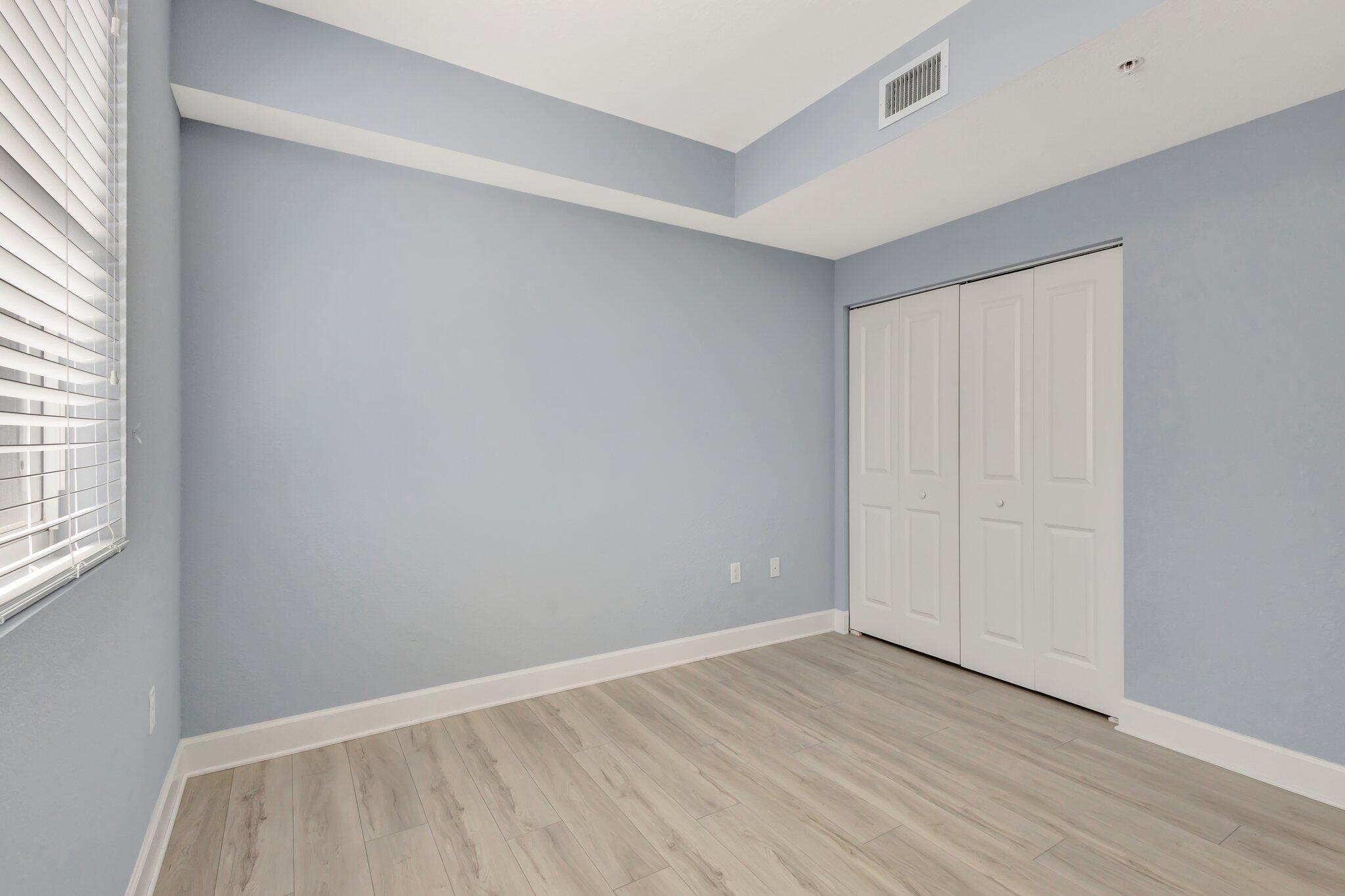 VIZCAYA LAKES CONDO - Residential