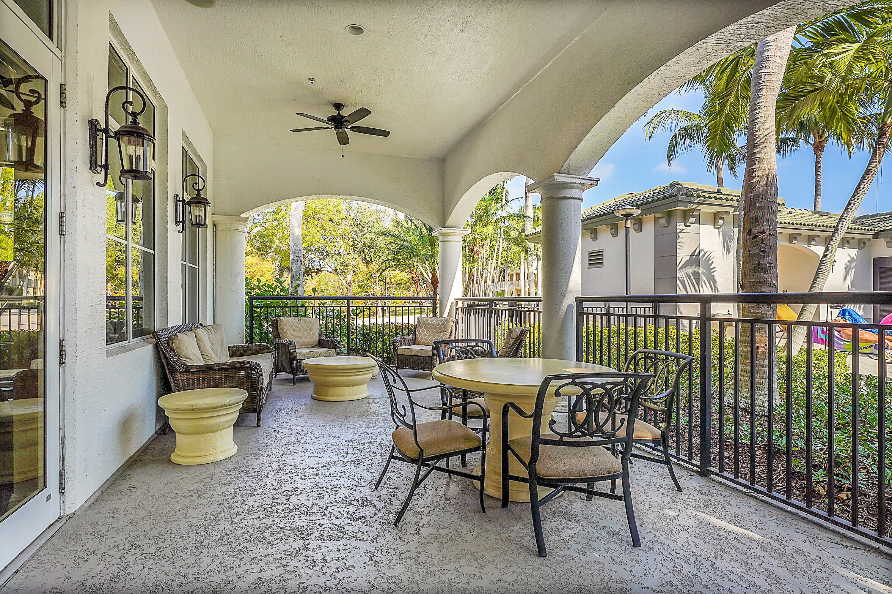 VIZCAYA LAKES CONDO - Residential