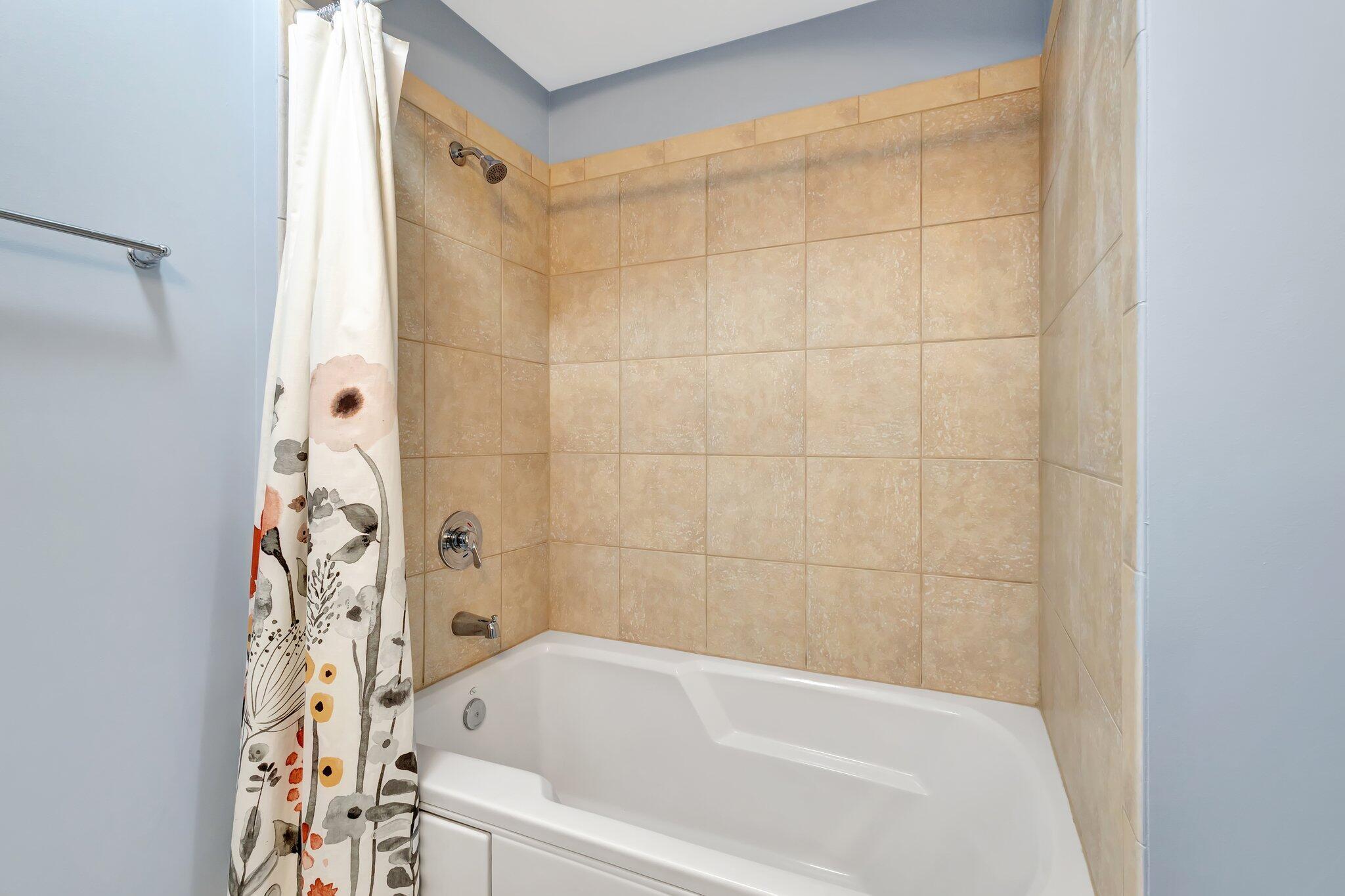 VIZCAYA LAKES CONDO - Residential
