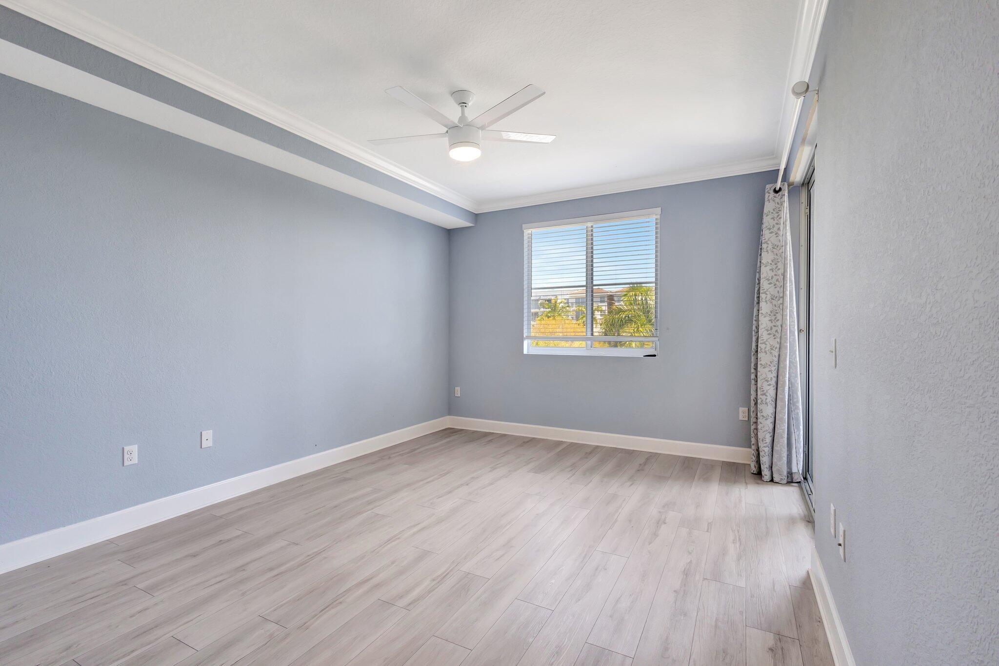 VIZCAYA LAKES CONDO - Residential