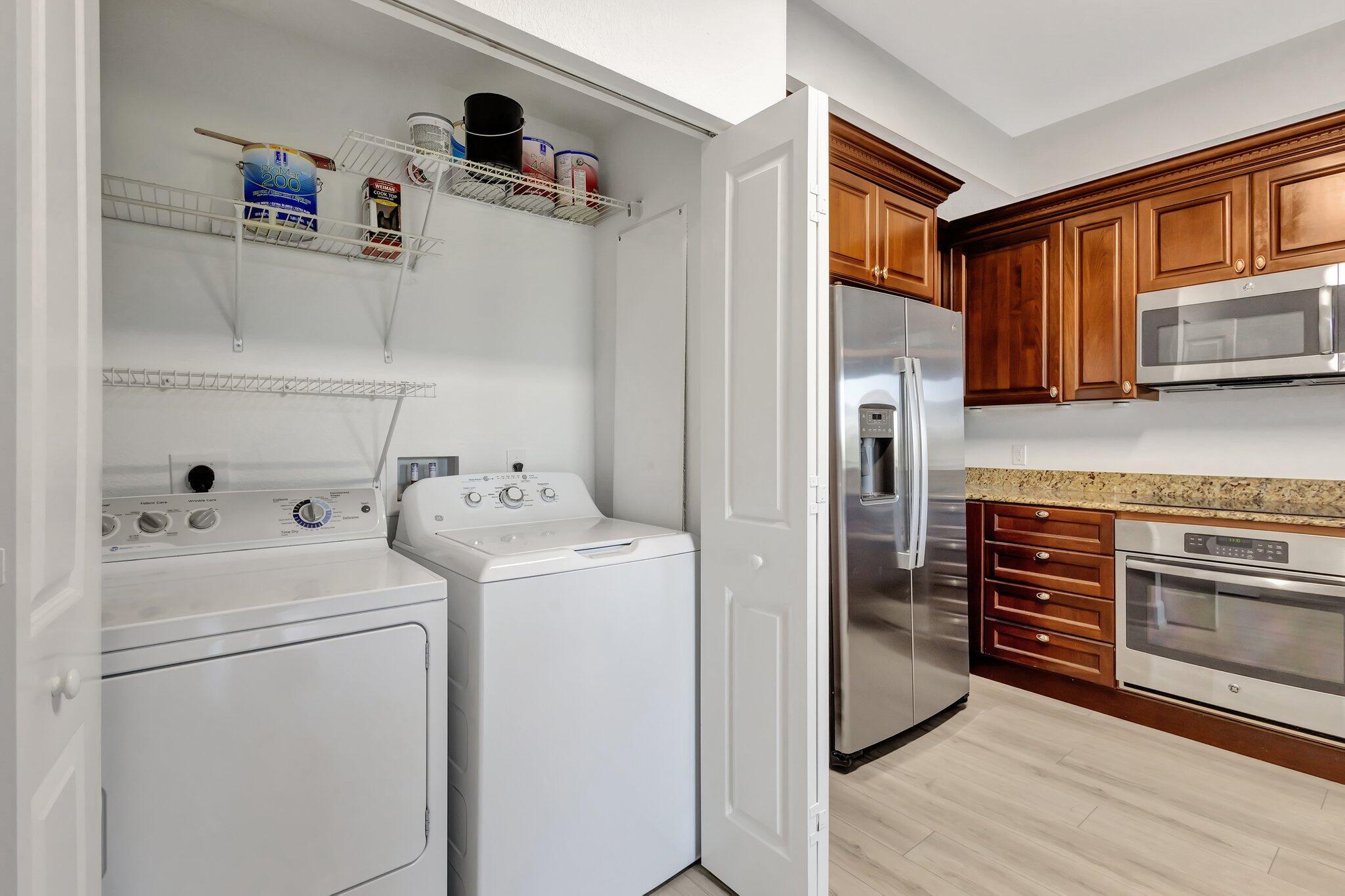 VIZCAYA LAKES CONDO - Residential