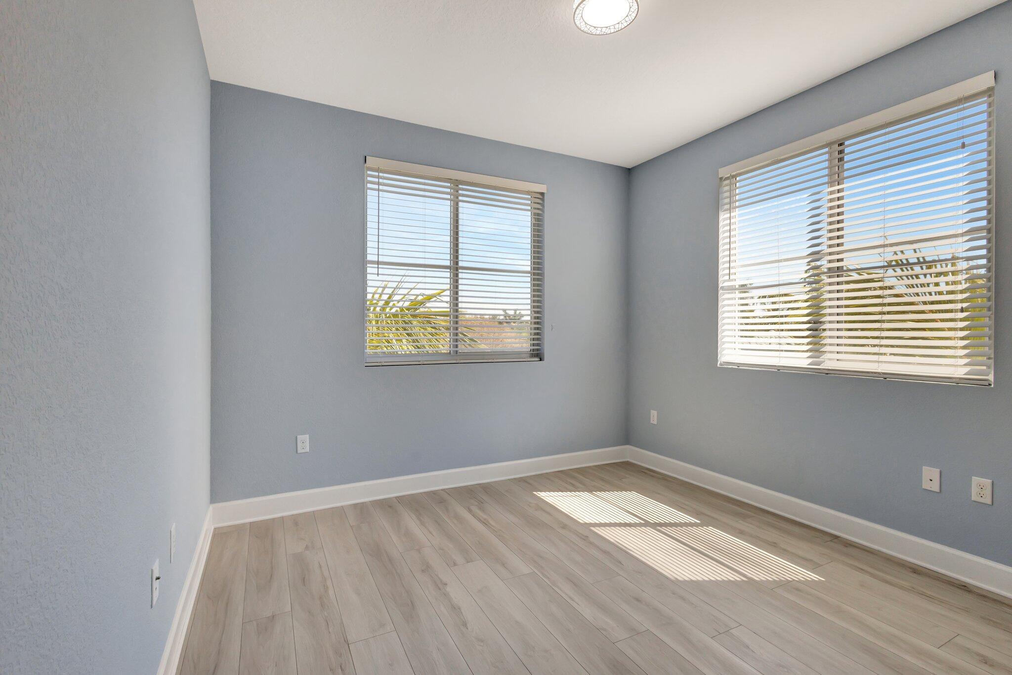 VIZCAYA LAKES CONDO - Residential