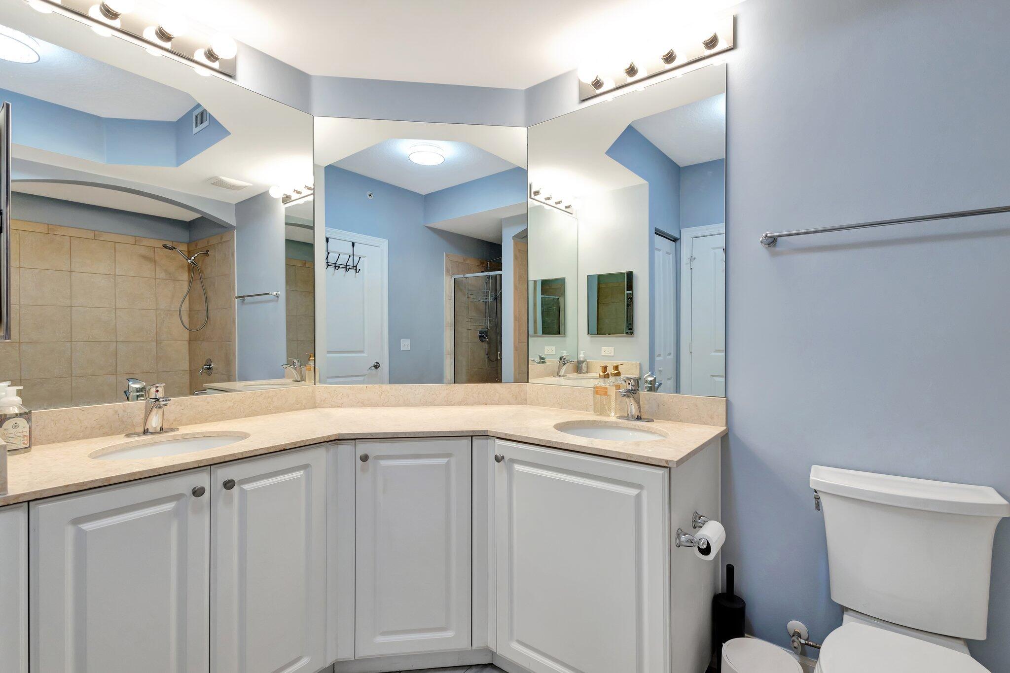VIZCAYA LAKES CONDO - Residential