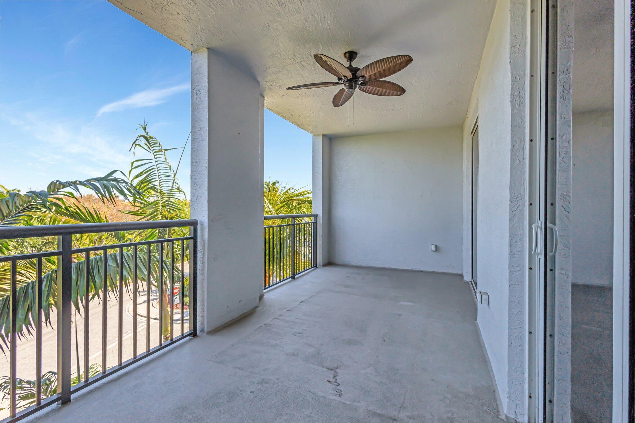 VIZCAYA LAKES CONDO - Residential