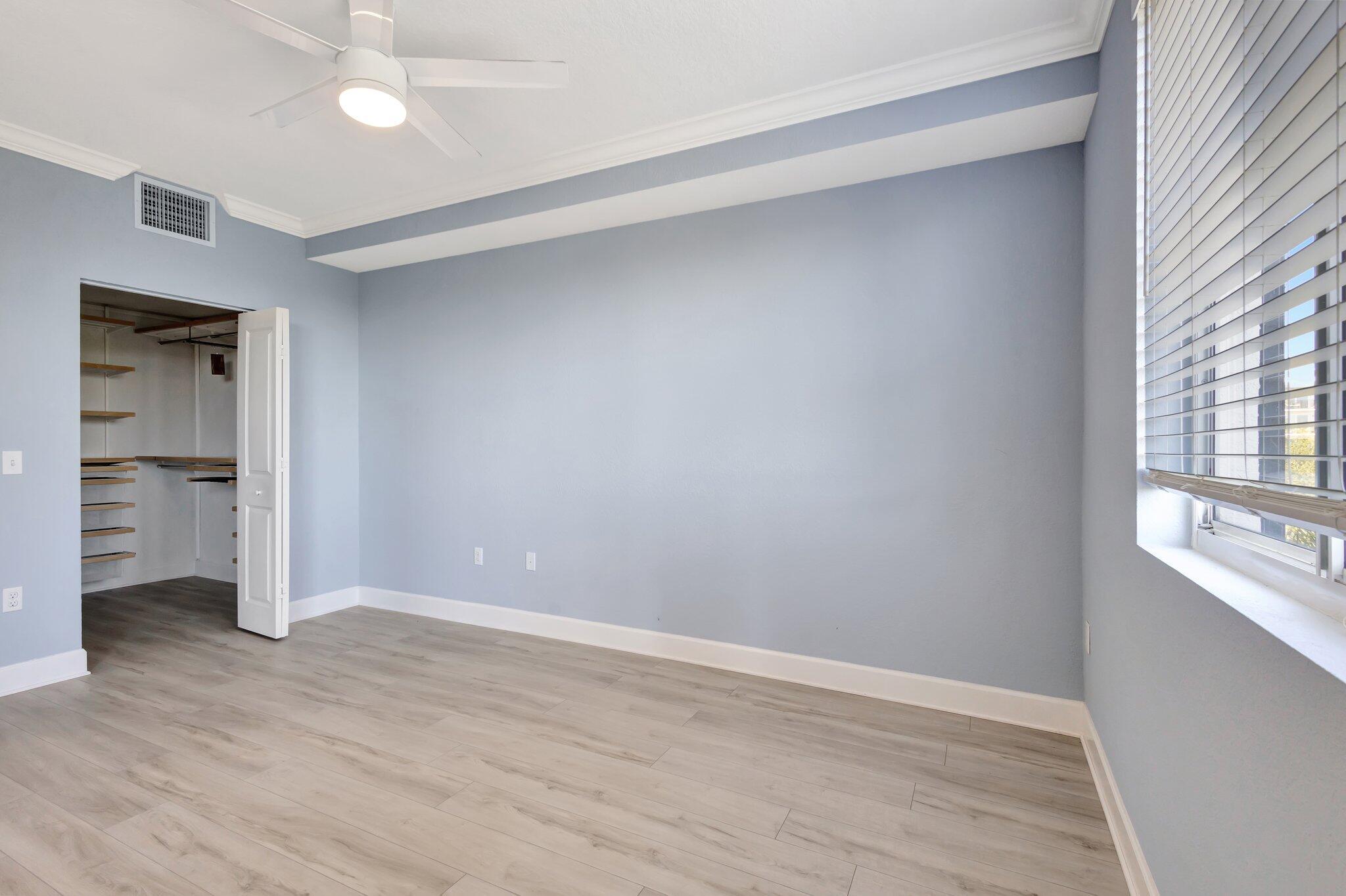 VIZCAYA LAKES CONDO - Residential