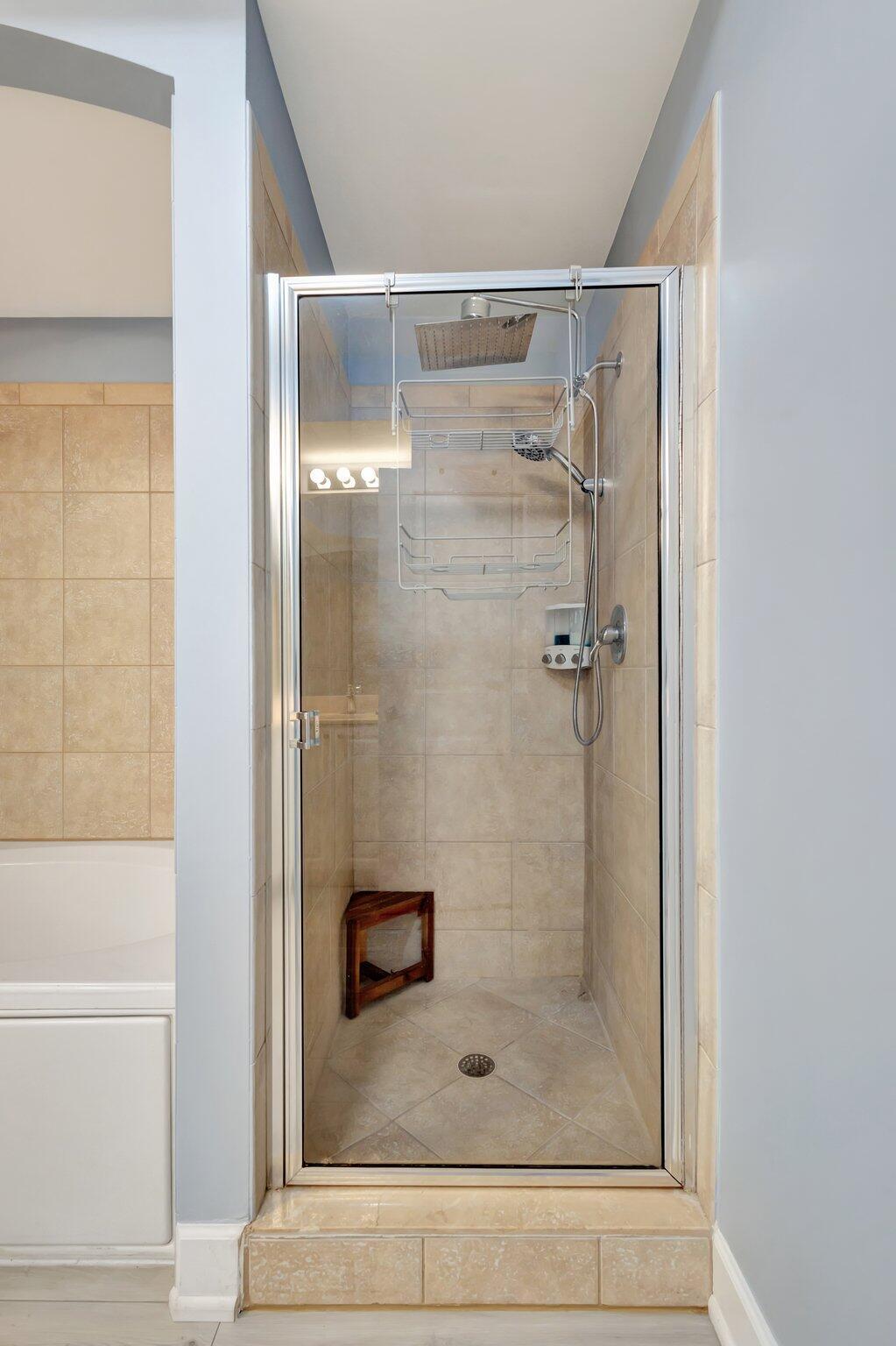 VIZCAYA LAKES CONDO - Residential