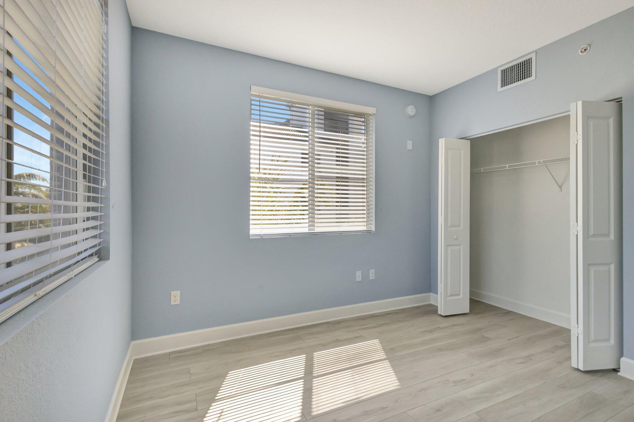 VIZCAYA LAKES CONDO - Residential