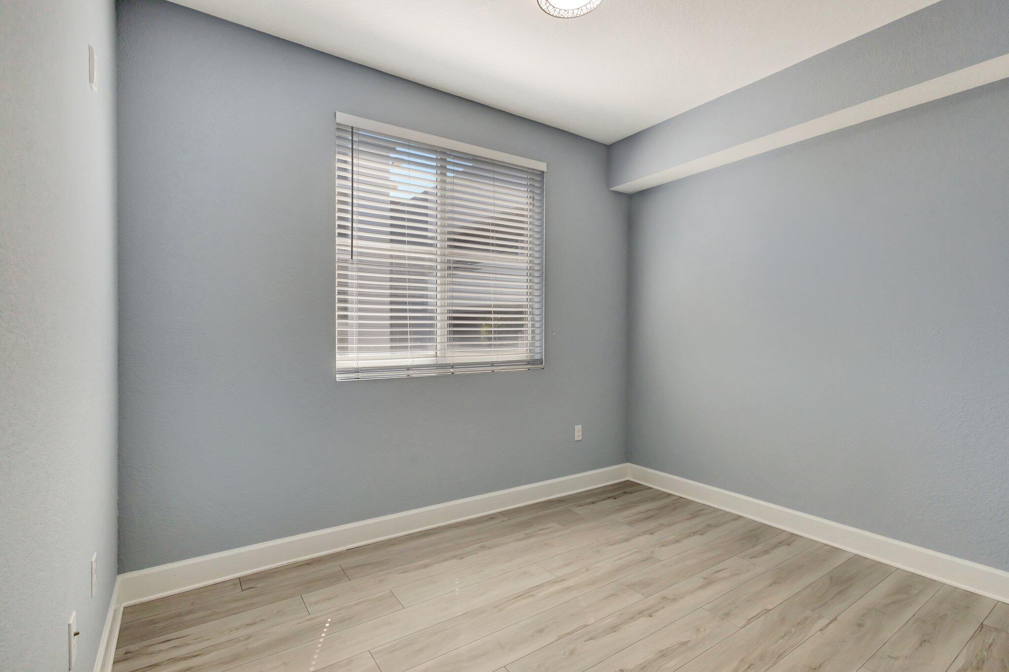 VIZCAYA LAKES CONDO - Residential