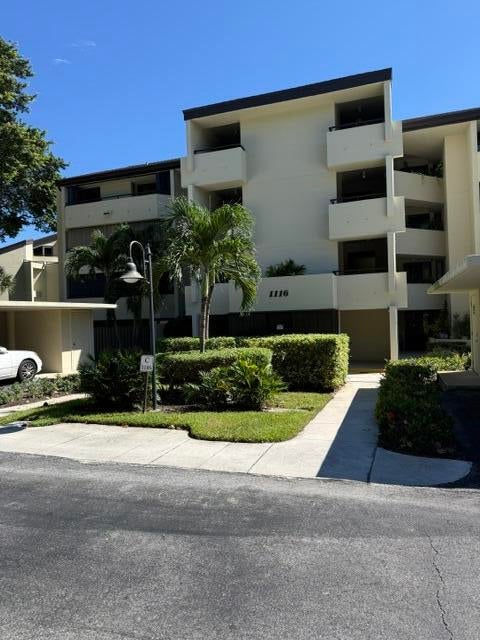 Photo of 1116 MARINE Way W #C1L, North Palm Beach, FL 33408 (MLS # B26081381)
