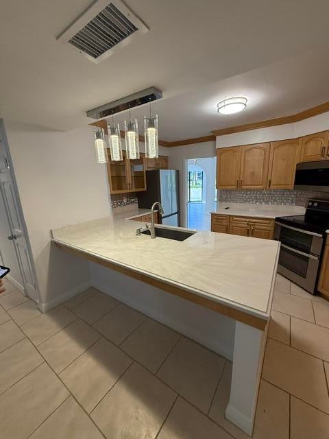1116 MARINE Way W C1L