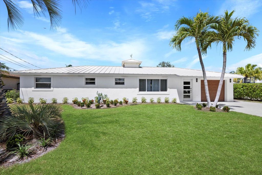 Photo of 1389 SW Dyer Point Road, Palm City, FL 34990 (MLS # R10979892)