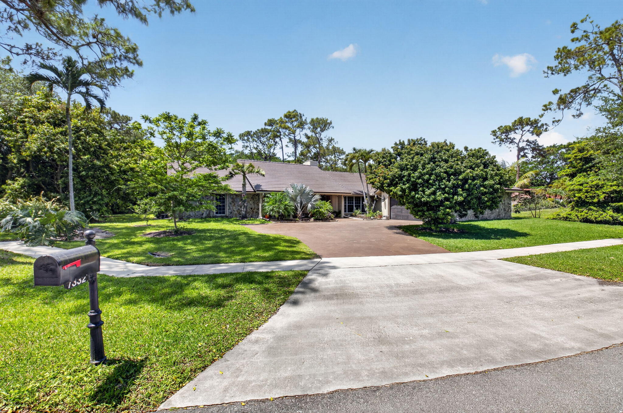 7332 Estrella Court