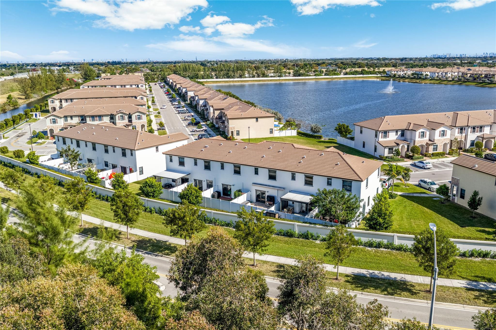 AQUABELLA NORTH - Residential