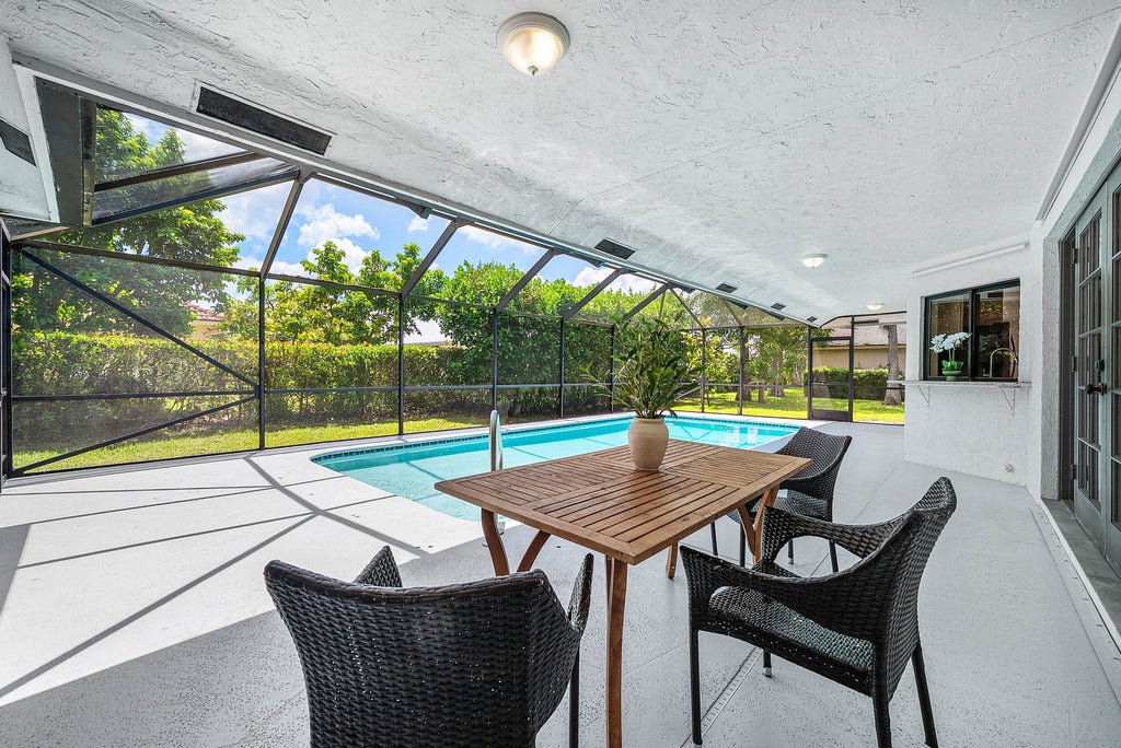 Photo of 1506 Wiltshire Village Drive, Wellington, FL 33414 (MLS # B26063926)