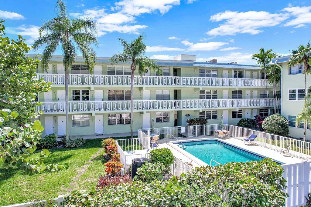 1900 NE 8th Court 307