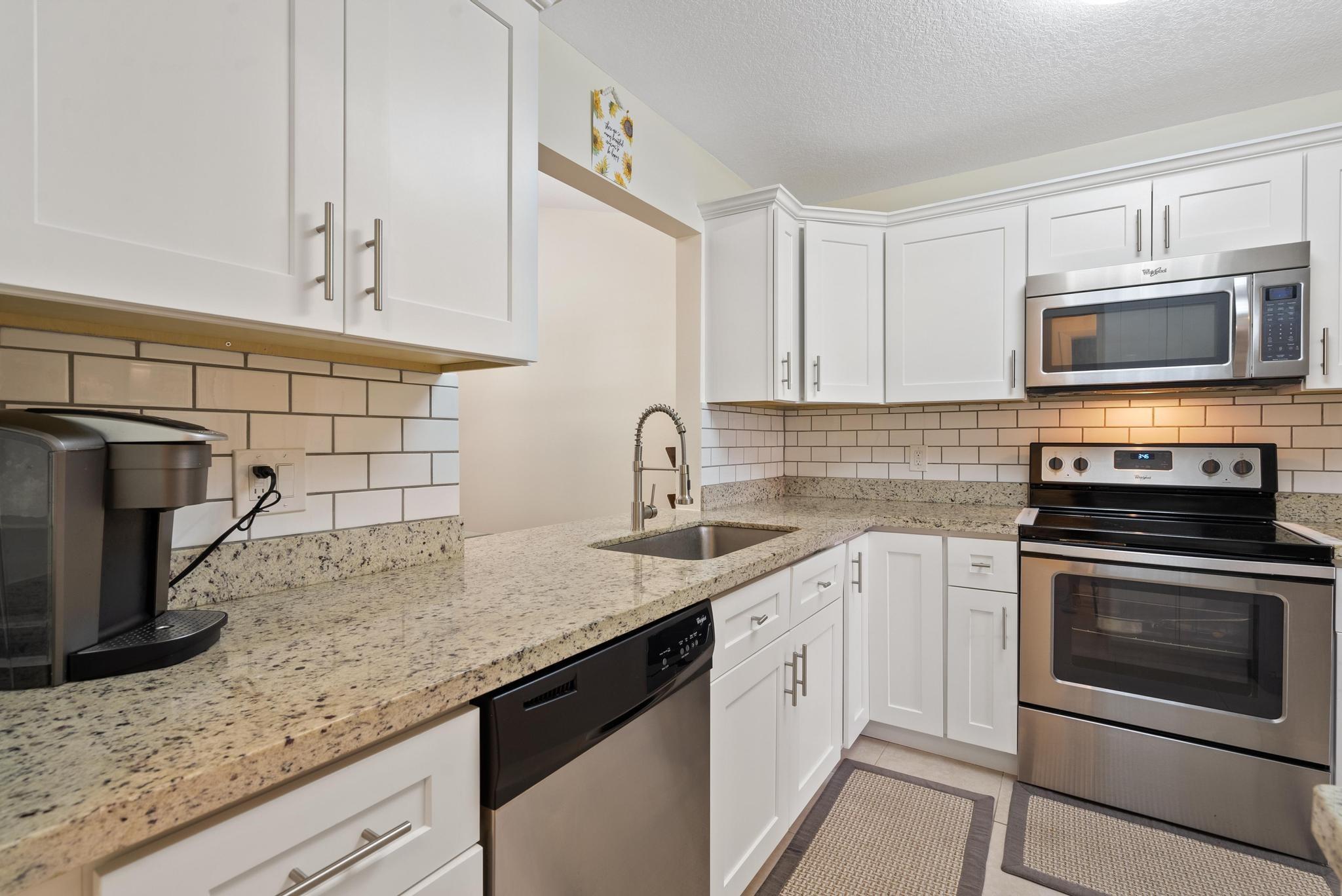 THORNHILL GLEN / LAKE - Residential Lease