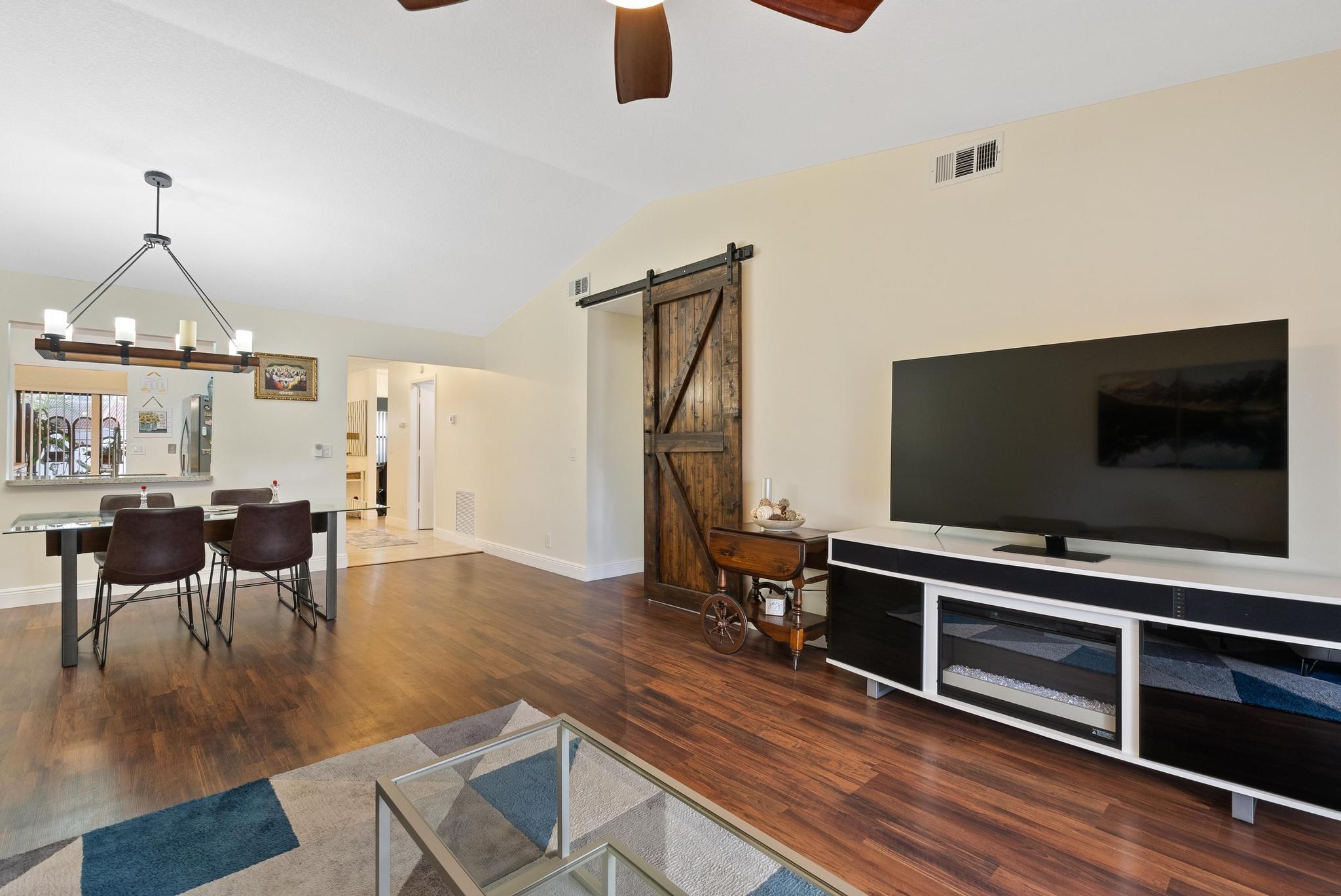 THORNHILL GLEN / LAKE - Residential Lease