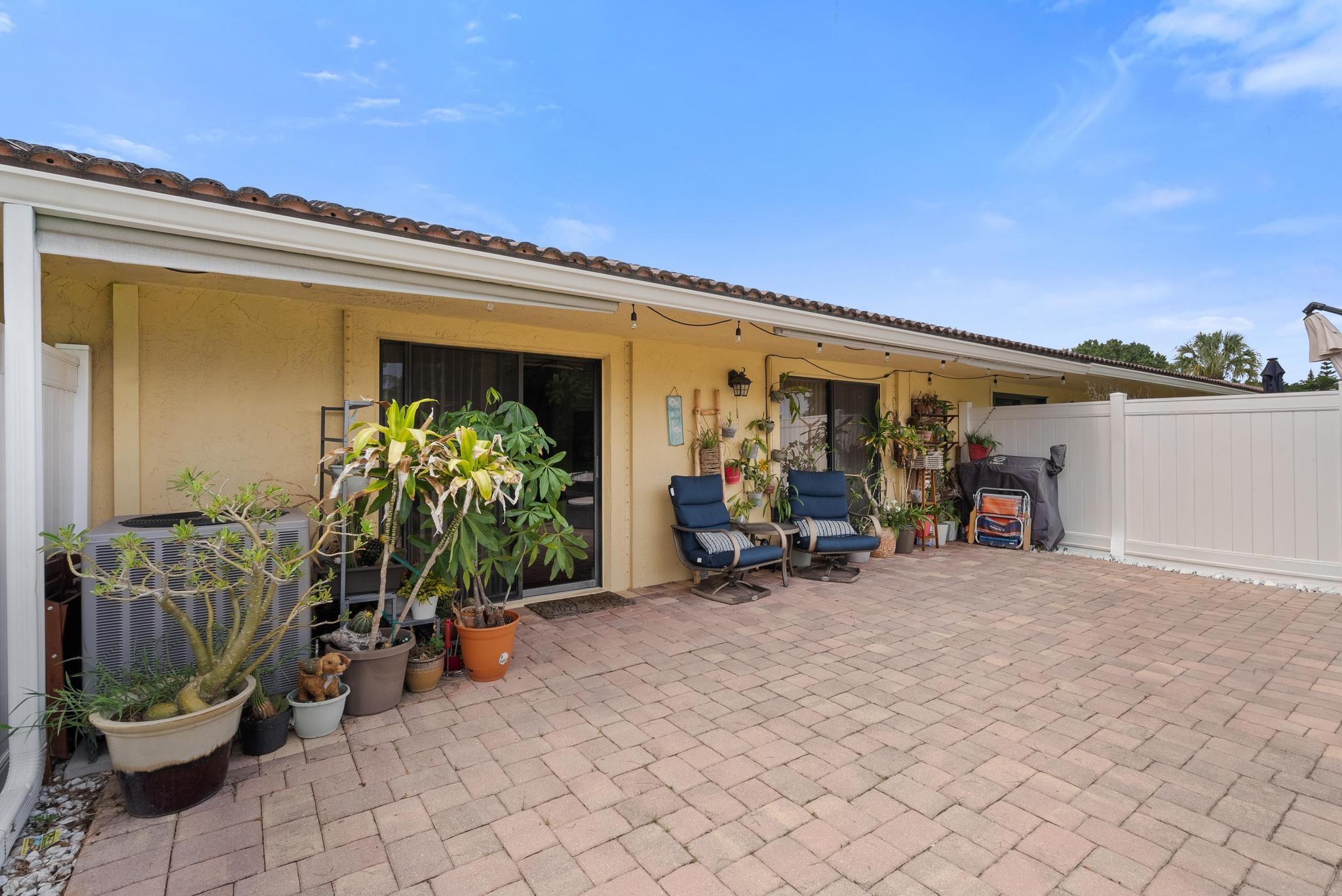 THORNHILL GLEN / LAKE - Residential Lease