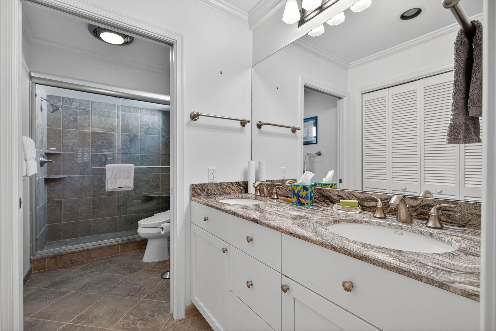 HIDDEN COVE AT JONATHANS - Residential