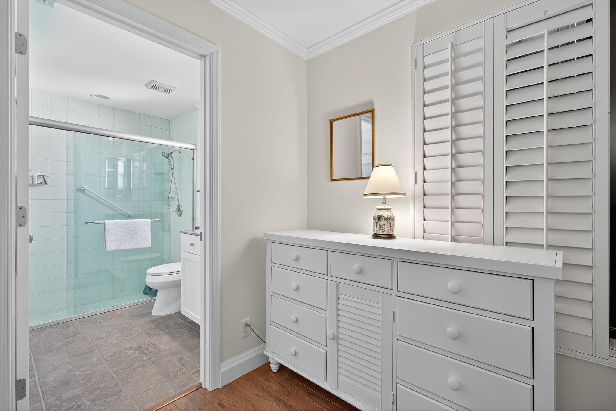 HIDDEN COVE AT JONATHANS - Residential