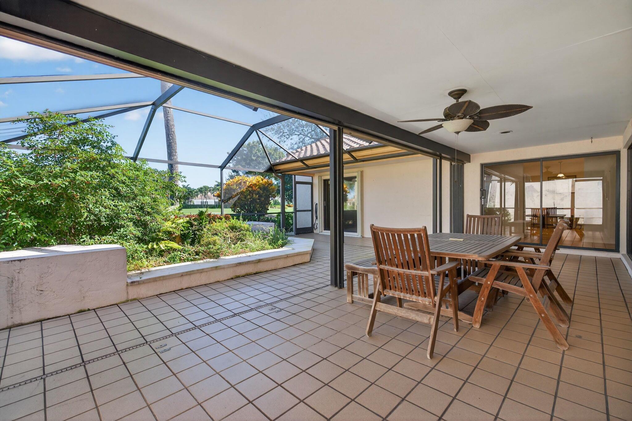 HIDDEN COVE AT JONATHANS - Residential