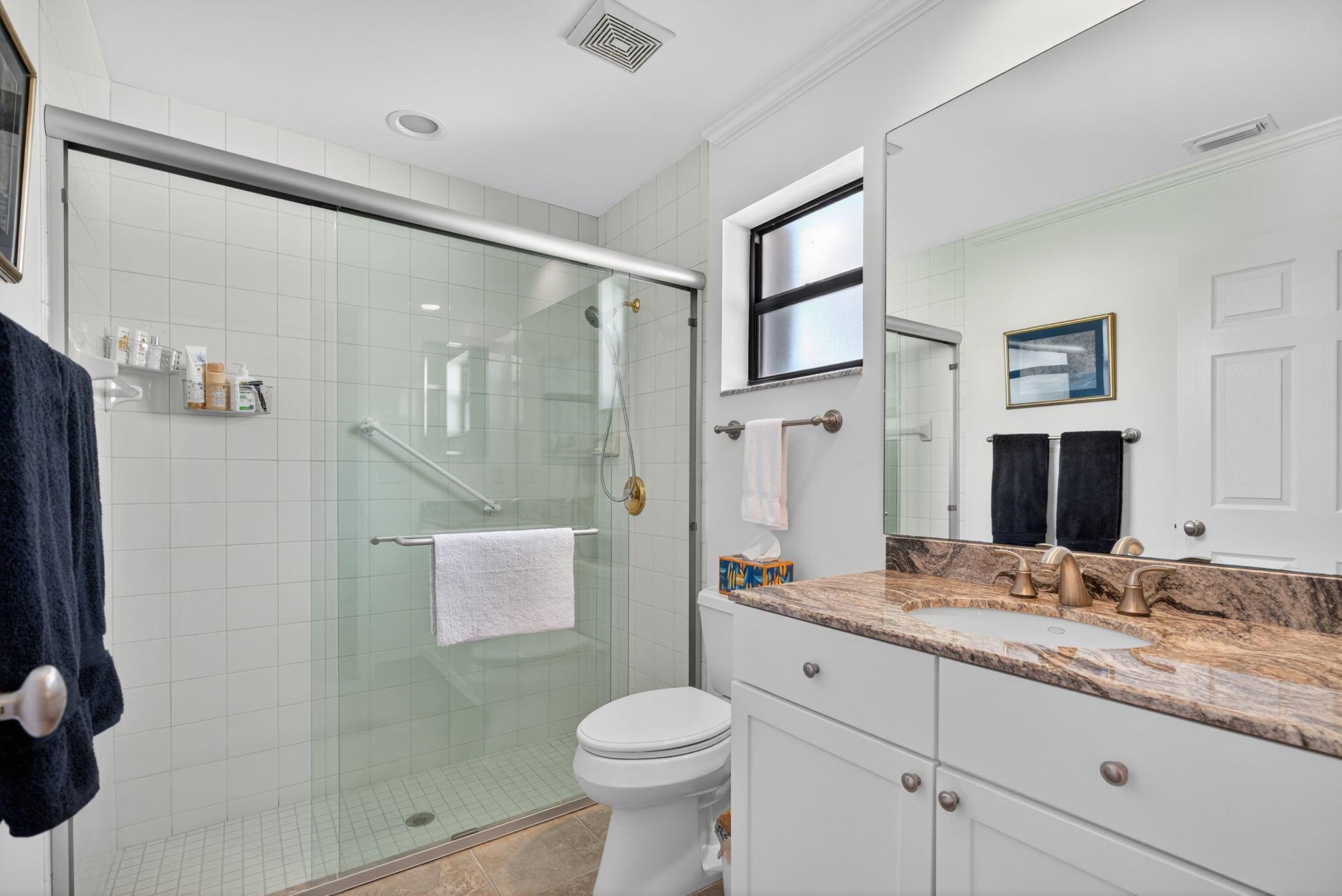 HIDDEN COVE AT JONATHANS - Residential