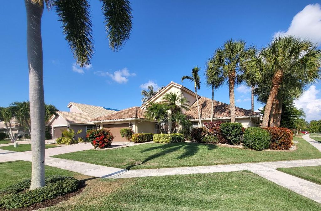 Photo of 12404 Lakeridge Falls Drive, Boynton Beach, FL 33437 (MLS # R11130025)