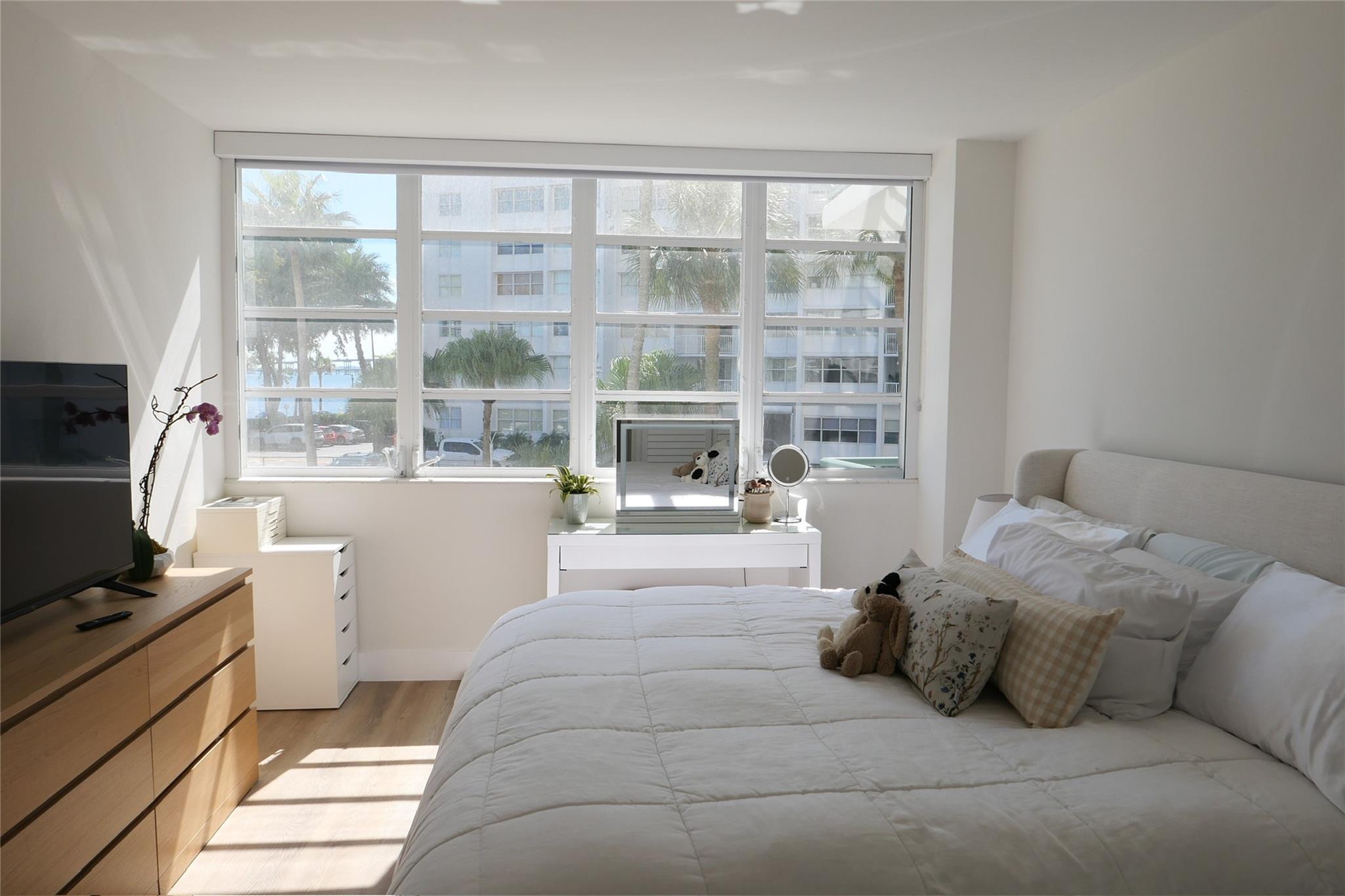 BRICKELL BAY TOWER CONDO - Residential Lease