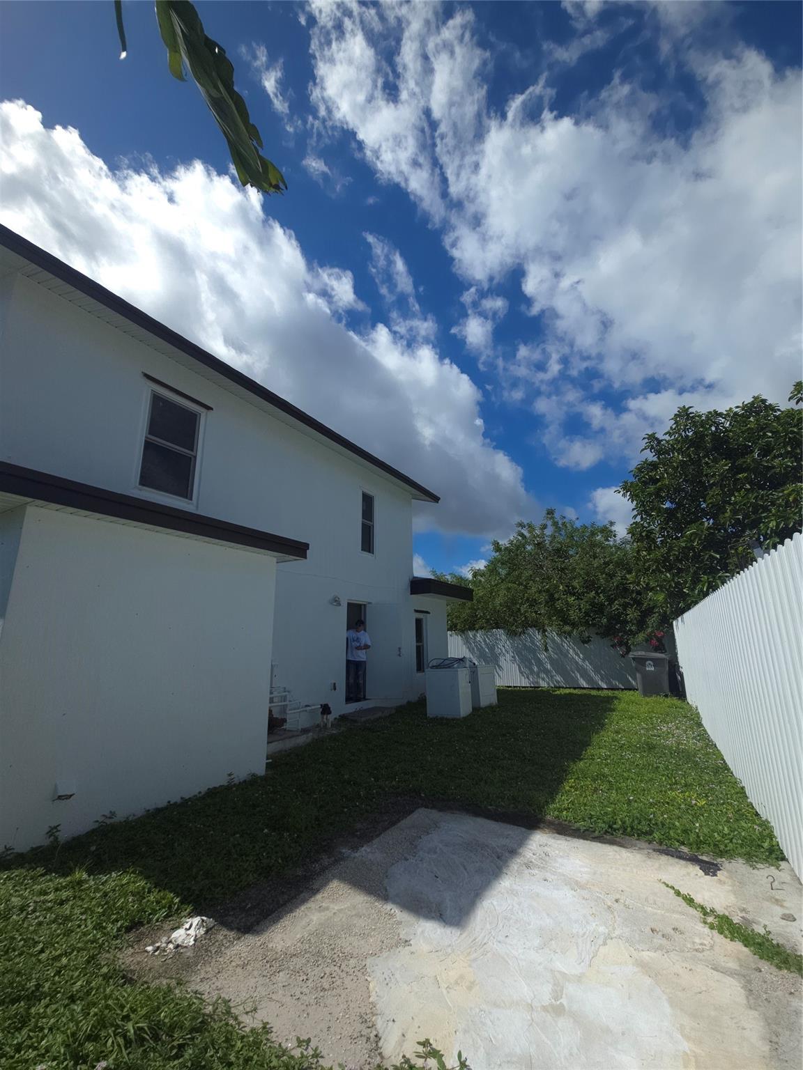 Palm Acres Estates - Residential Lease