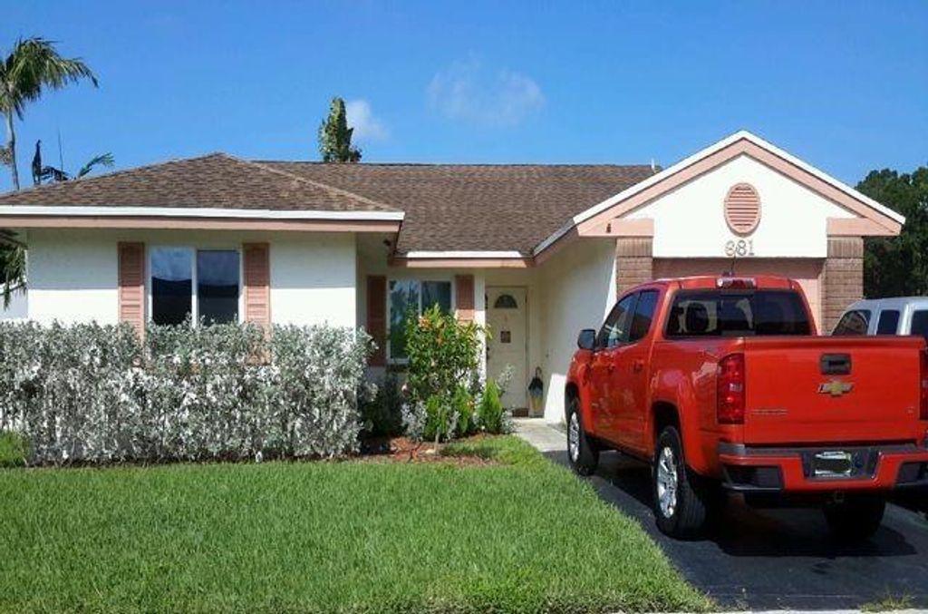 Photo of 681 Pine Ridge Ter, Davie, FL 33325 (MLS # F10542544)