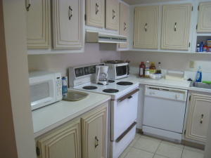 PALM GREENS AT VILLA DEL RAY CONDO I - Residential