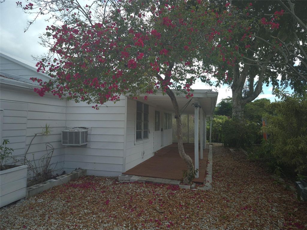 Photo of 1005 NE 17th Street #D-Main House, Fort Lauderdale, FL 33305 (MLS # F10486673)