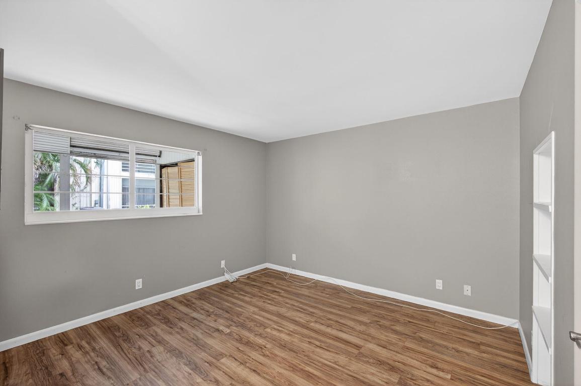 TRAILS END VILLAS INC CONDO LTS 5 TO 9 PT OF LTS 1 - Residential