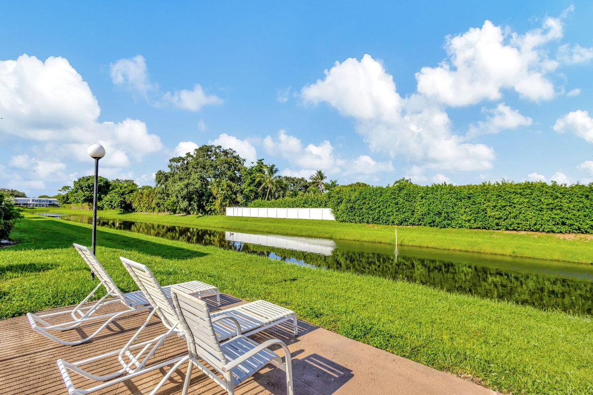 TRAILS END VILLAS INC CONDO LTS 5 TO 9 PT OF LTS 1 - Residential