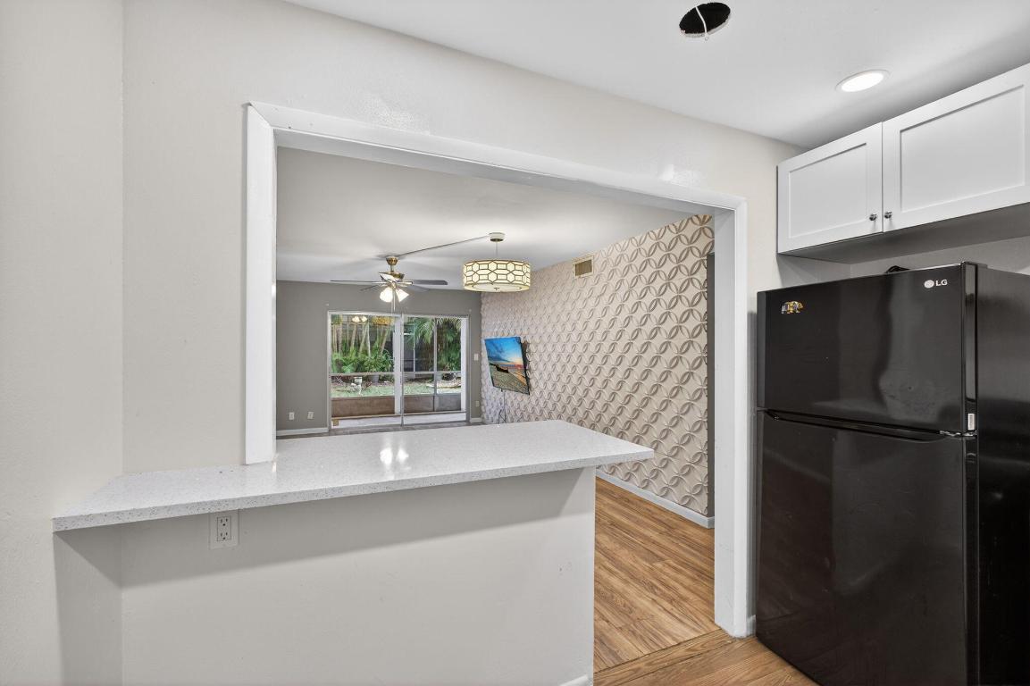 TRAILS END VILLAS INC CONDO LTS 5 TO 9 PT OF LTS 1 - Residential