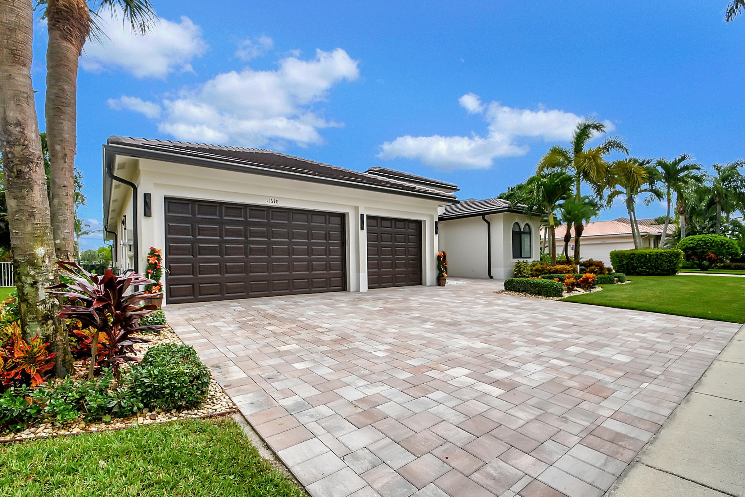 11618 MANATEE BAY Lane