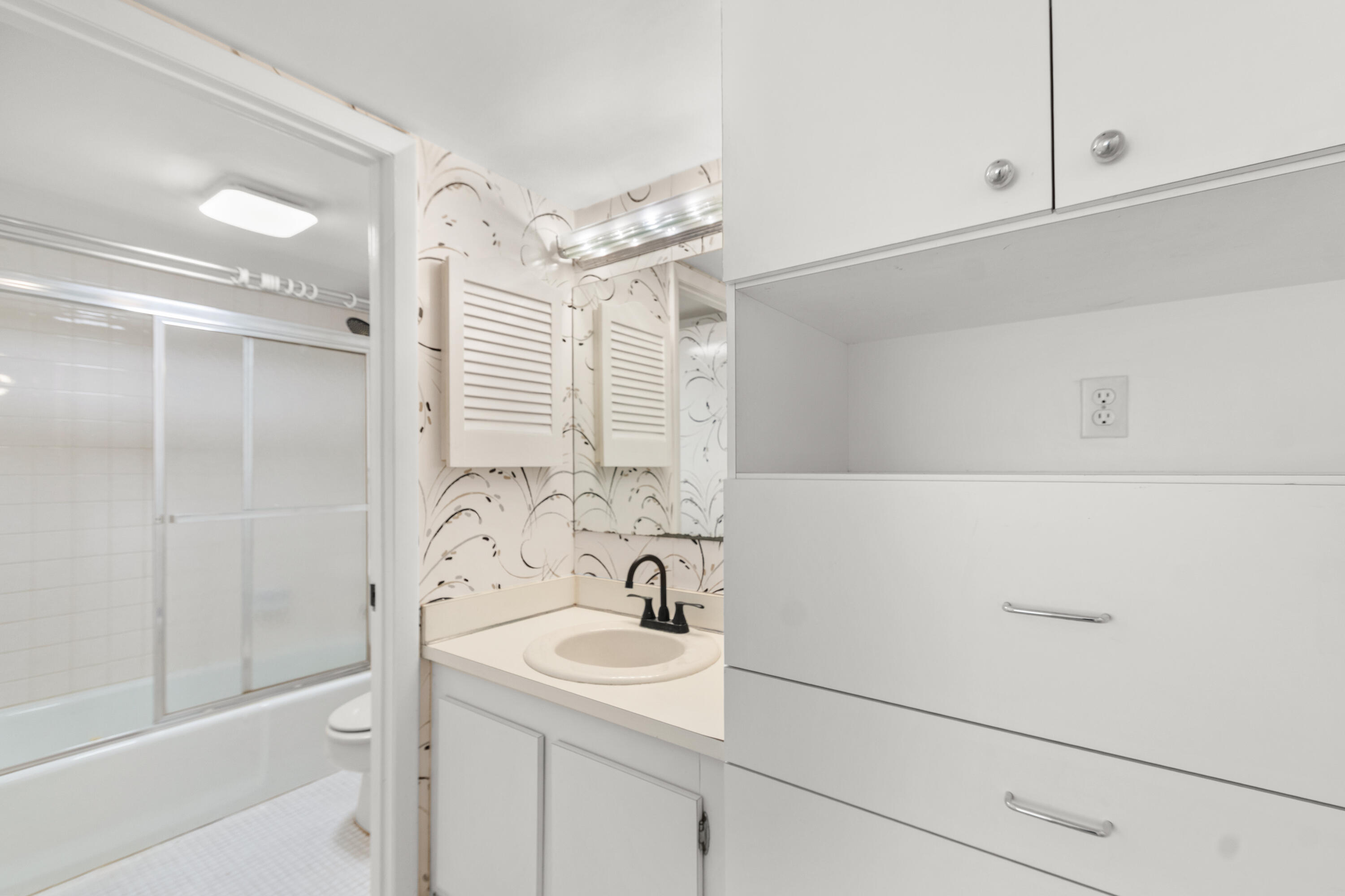 River Club Condominium - Residential