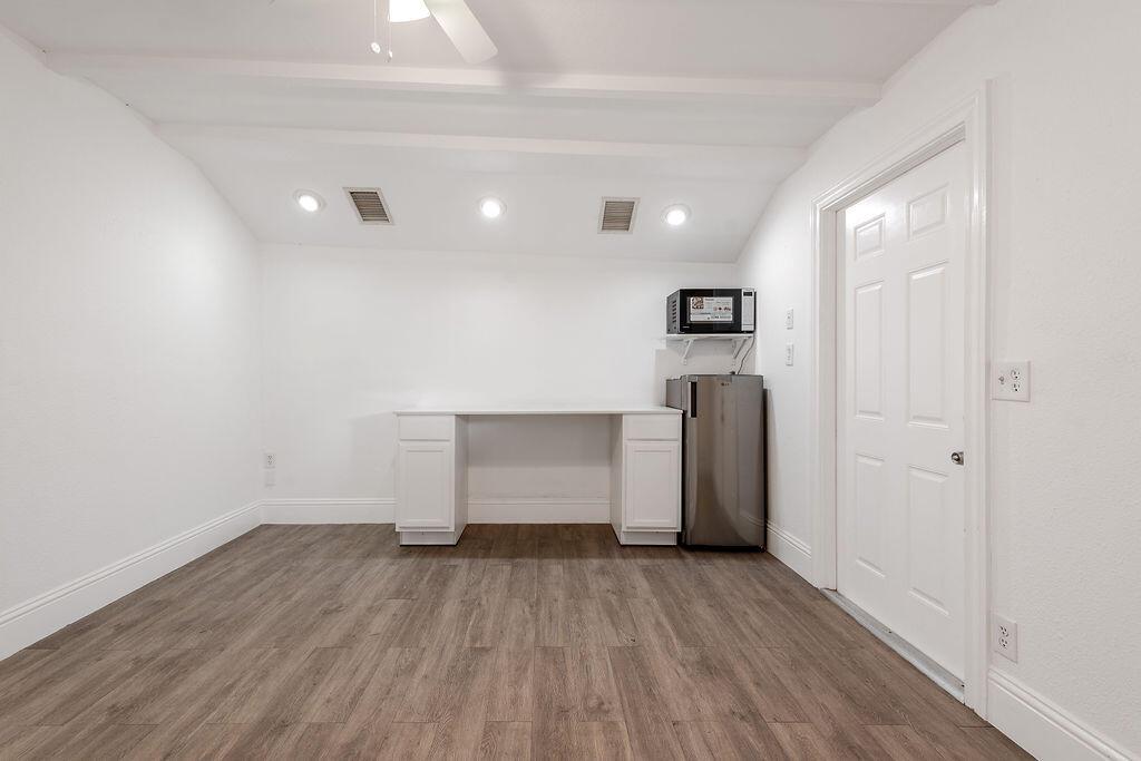 GUETHLE SUB UNREC ON AM-7 - Residential Lease