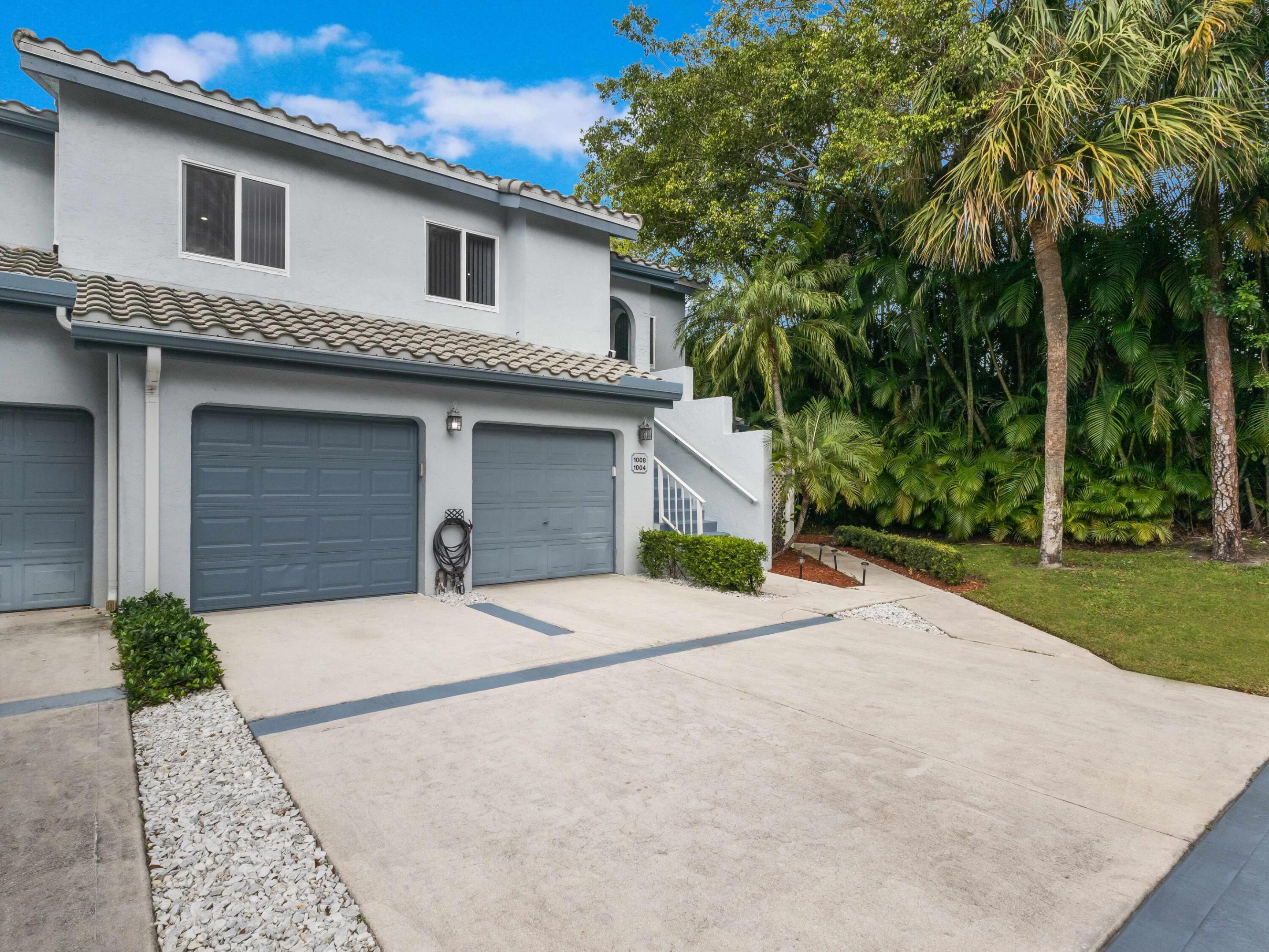 CARRIAGE GATE CONDO - Residential Lease
