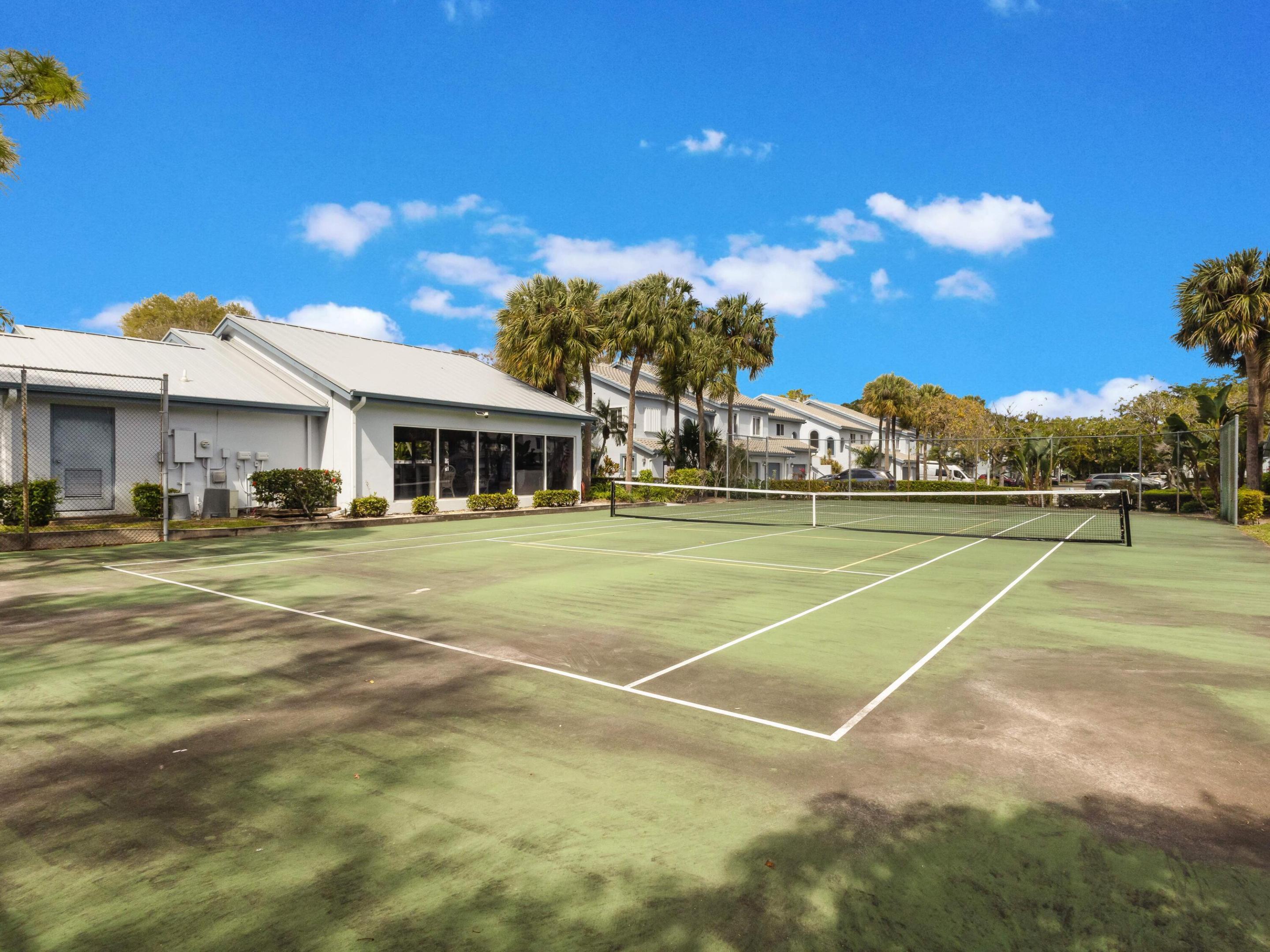 CARRIAGE GATE CONDO - Residential Lease