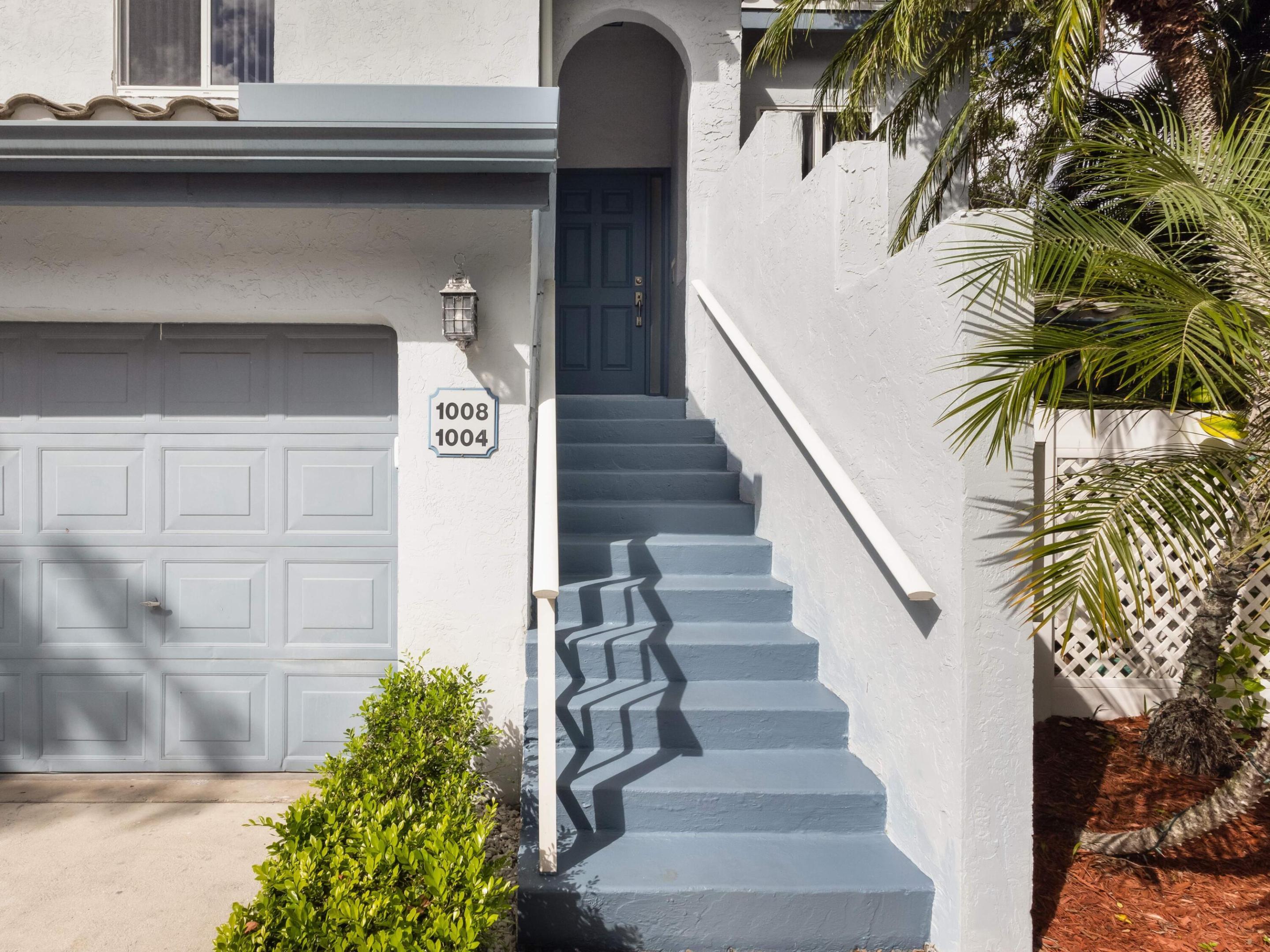 CARRIAGE GATE CONDO - Residential Lease